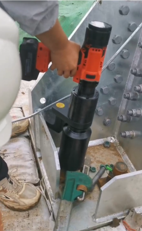 Lithium-ion battery Digital Torque Wrench (Anchor Bolts) - Power Grid Application Case.png