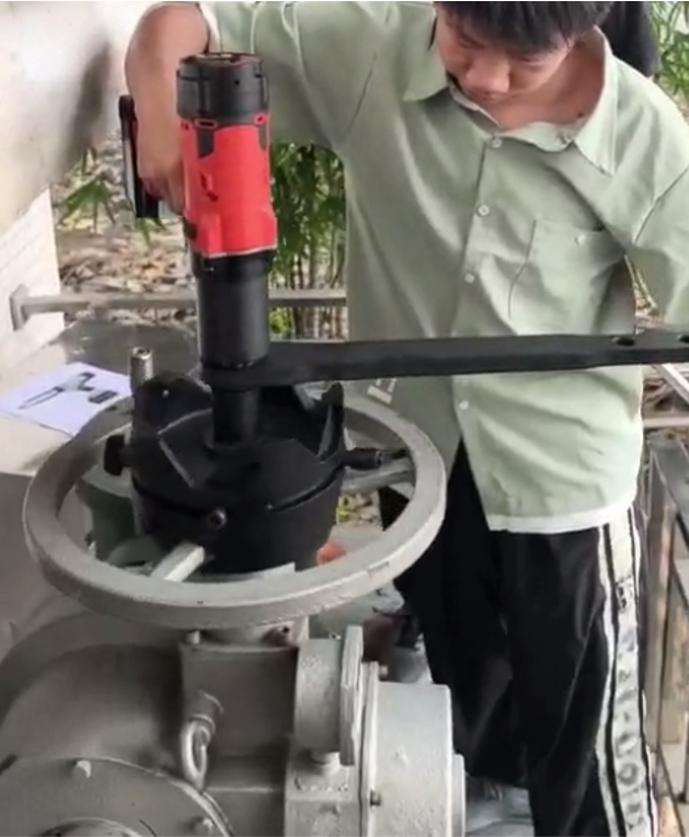 Lithium-ion Battery Digital Torque Wrench (Valve Operation) - Waterway Management Application Case17.png
