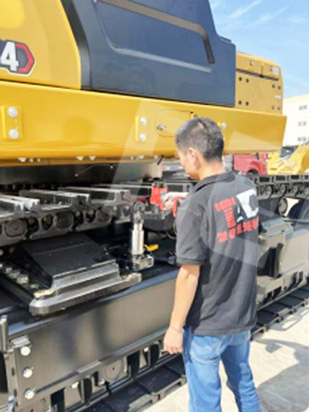 Construction-Machinery-Excavator-Track-Widening-Nuts.jpg