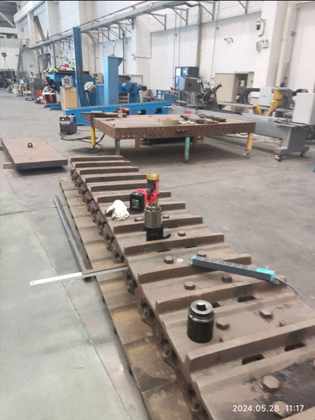 Mining-Vehicle-Track-Maintenance-Dismantling.jpg